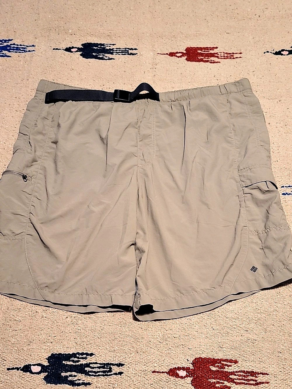 Columbia Mens Activewear Cargo Fishing Shorts in Tan Campingcore